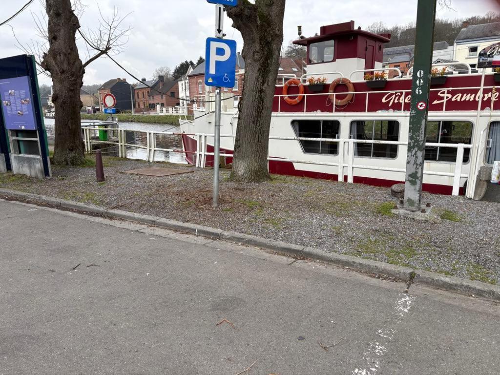 Gite Le Sambre Thuin Eksteriør billede
